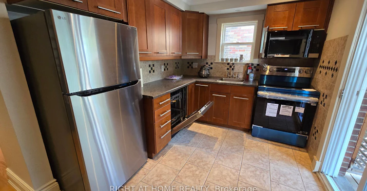 43 Bowie Avenue, Toronto, ON, M6E 2P2 - 5