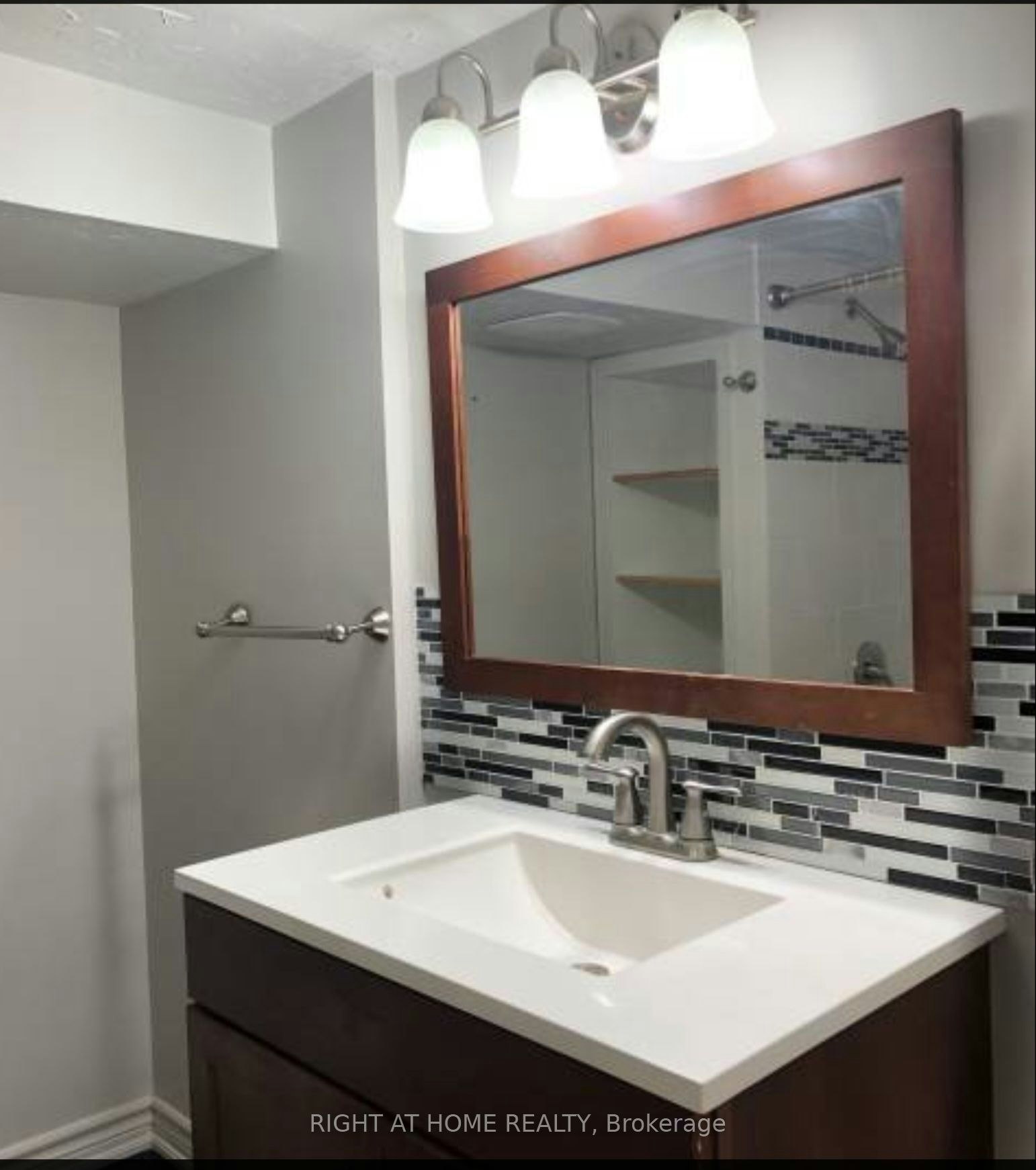 43 Bowie Avenue, Toronto, ON, M6E 2P2 - 11
