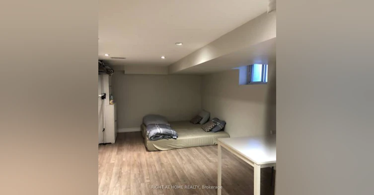 43 Bowie Avenue, Toronto, ON, M6E 2P2 - 8