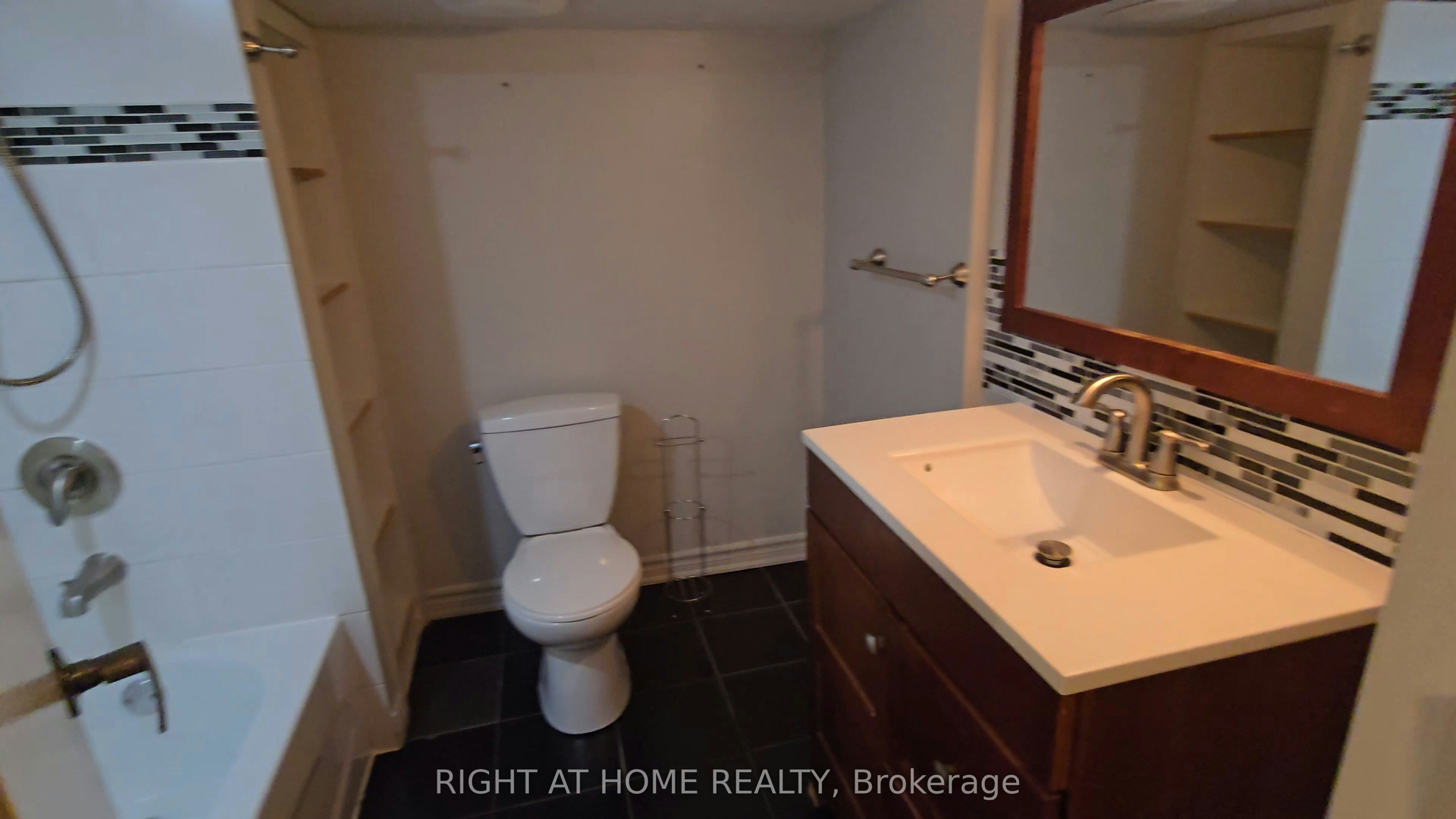 43 Bowie Avenue, Toronto, ON, M6E 2P2 - 16