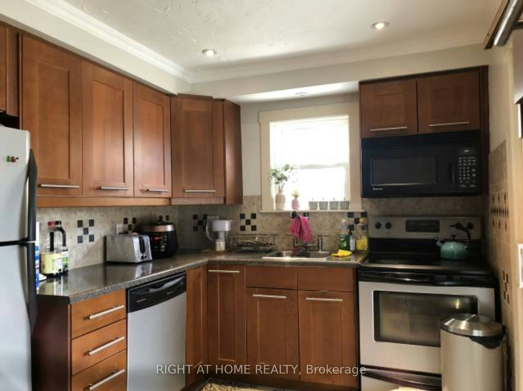 43 Bowie Avenue, Toronto, ON, M6E 2P2 - 3