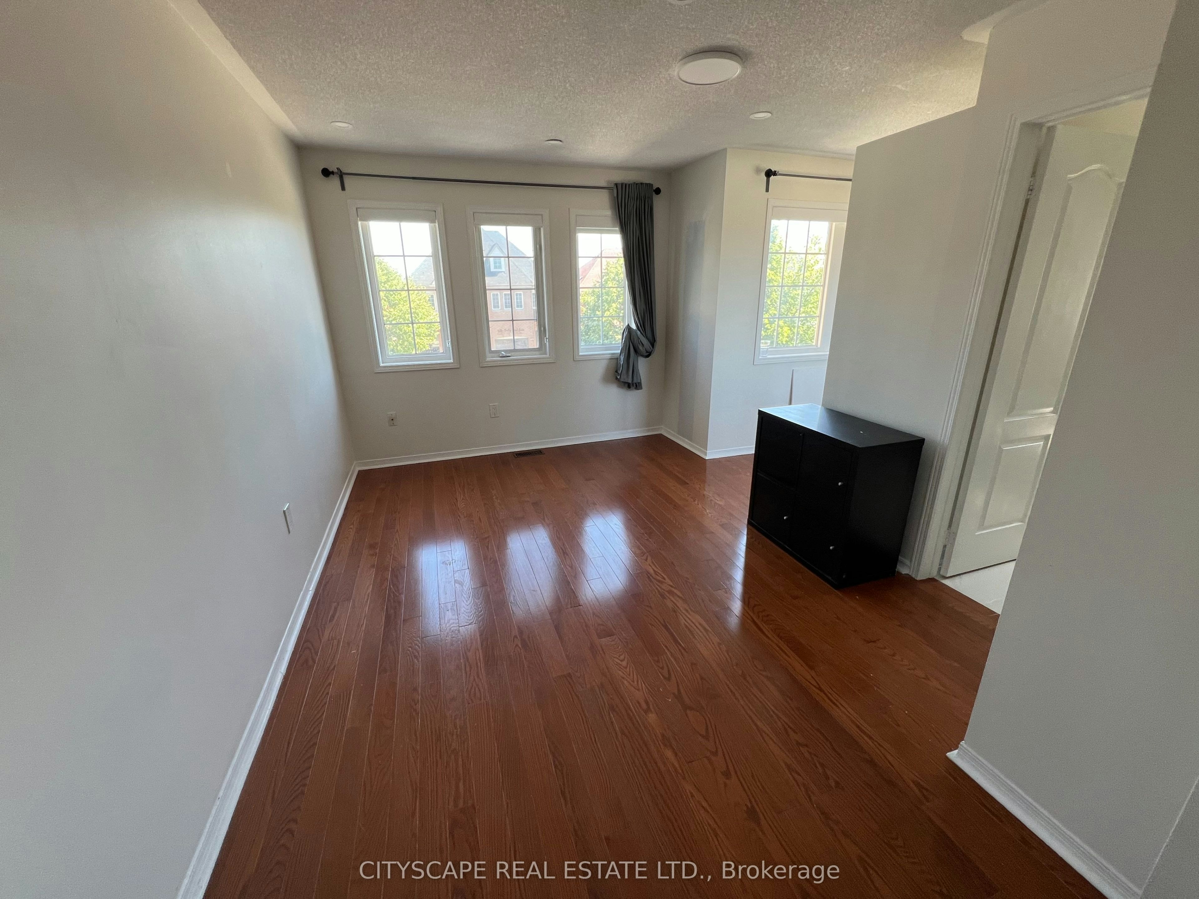637 Dolly Bird Lane, Mississauga, ON, L5W 1G8 - 36