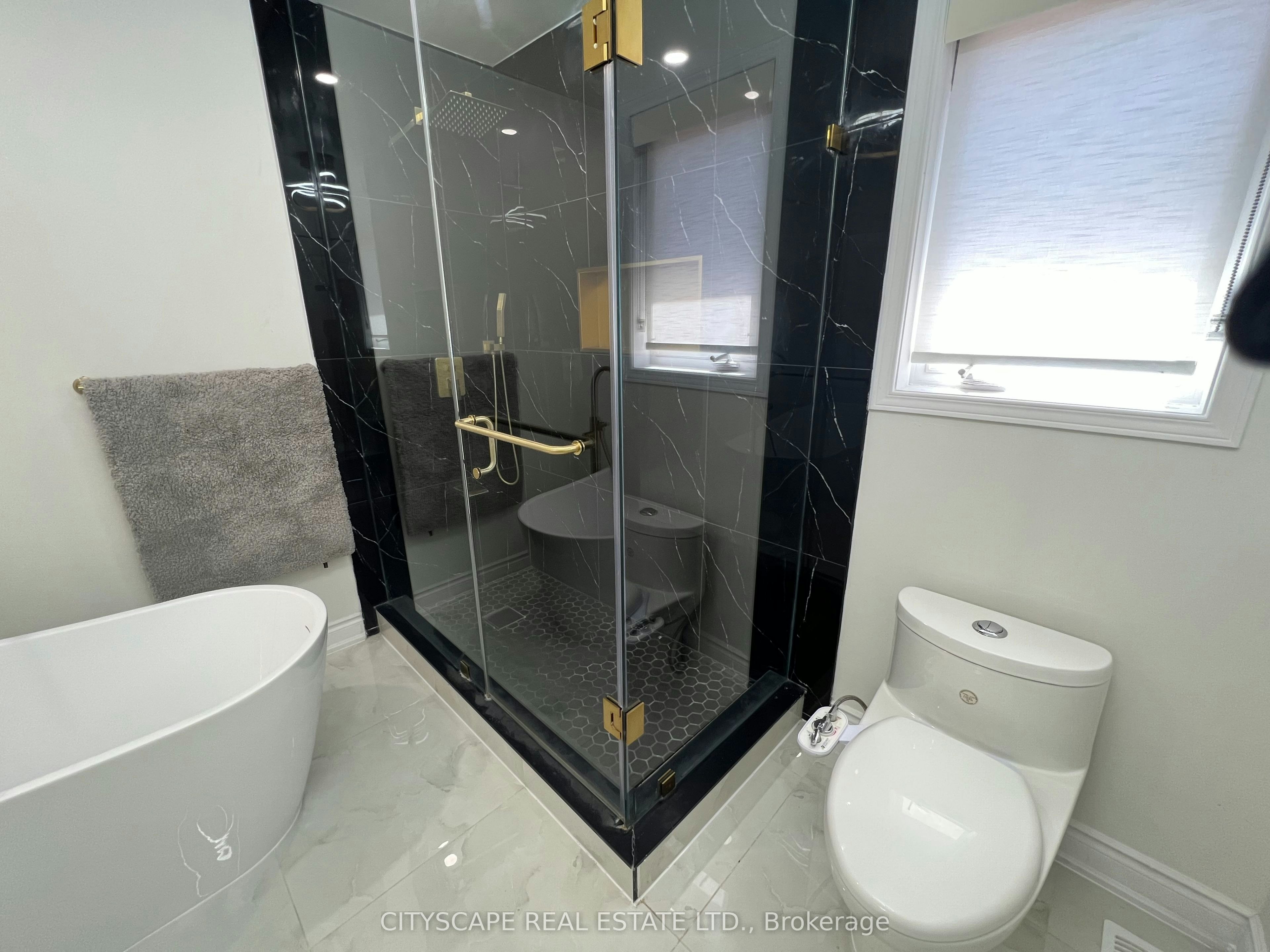 637 Dolly Bird Lane, Mississauga, ON, L5W 1G8 - 23
