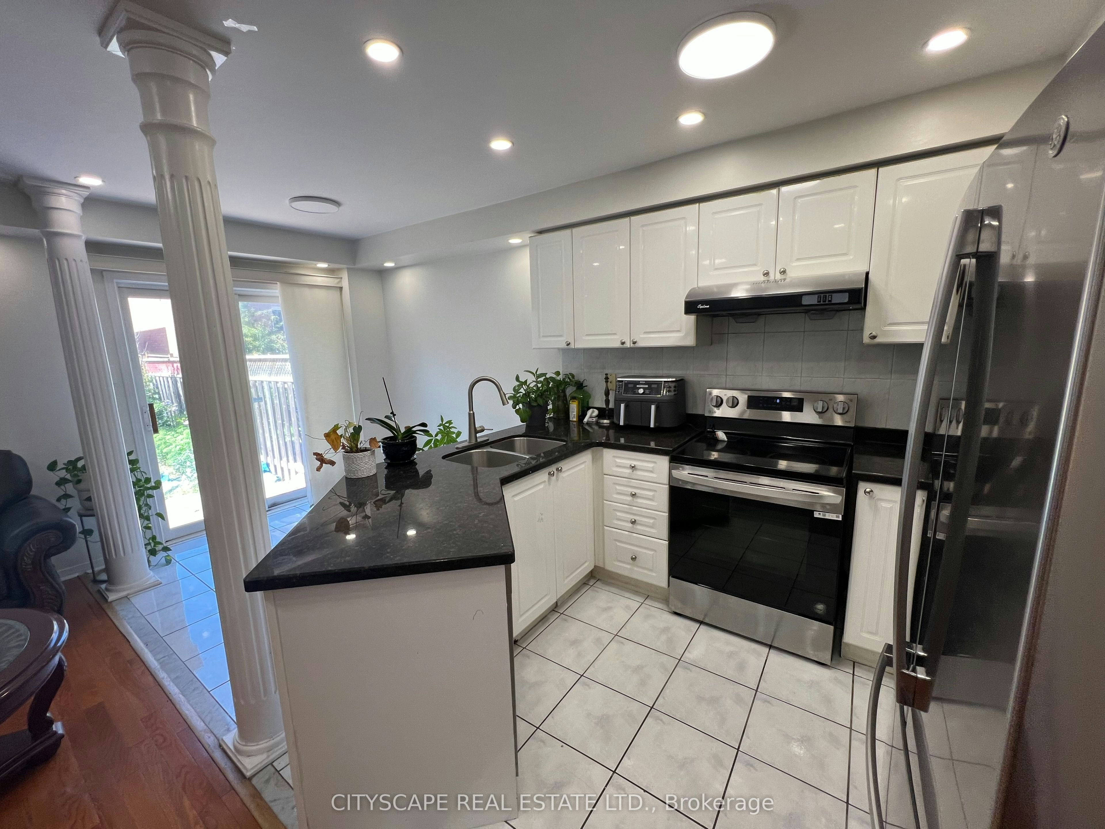 637 Dolly Bird Lane, Mississauga, ON, L5W 1G8 - 7