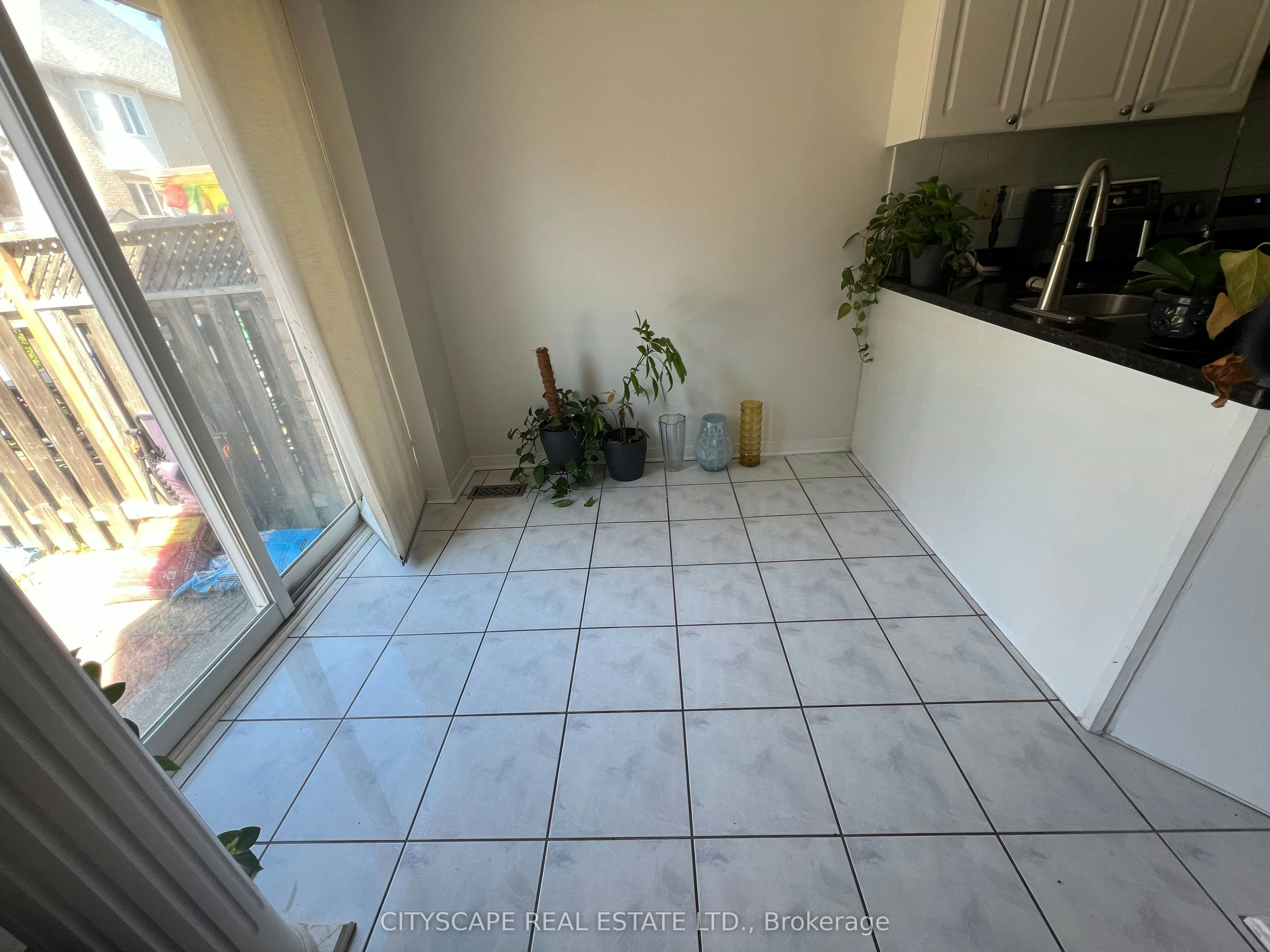 637 Dolly Bird Lane, Mississauga, ON, L5W 1G8 - 17