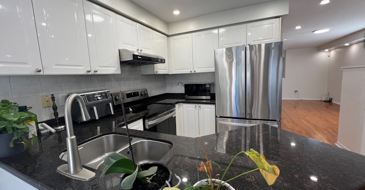 637 Dolly Bird Lane, Mississauga, ON, L5W 1G8 - 9