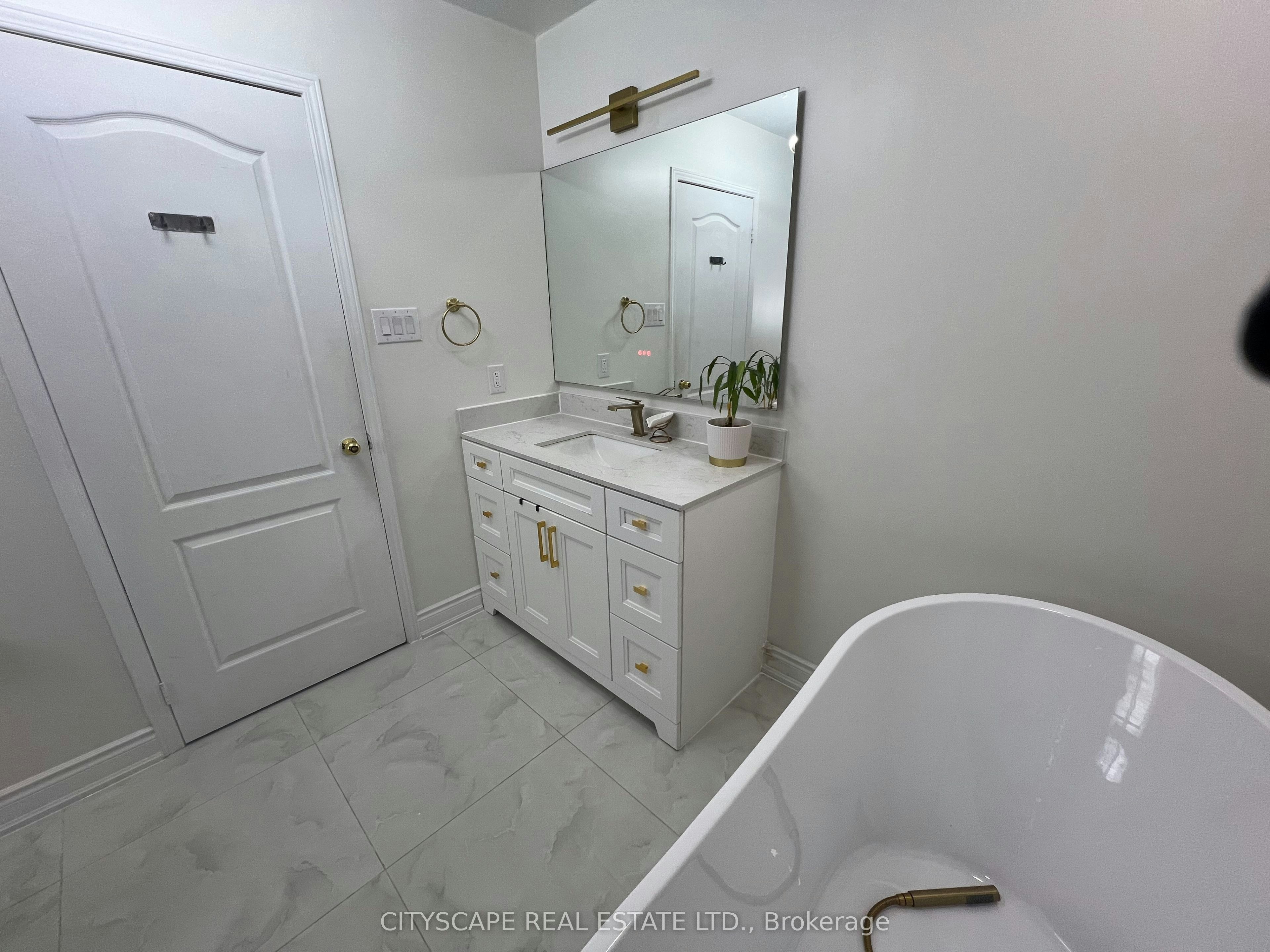 637 Dolly Bird Lane, Mississauga, ON, L5W 1G8 - 25