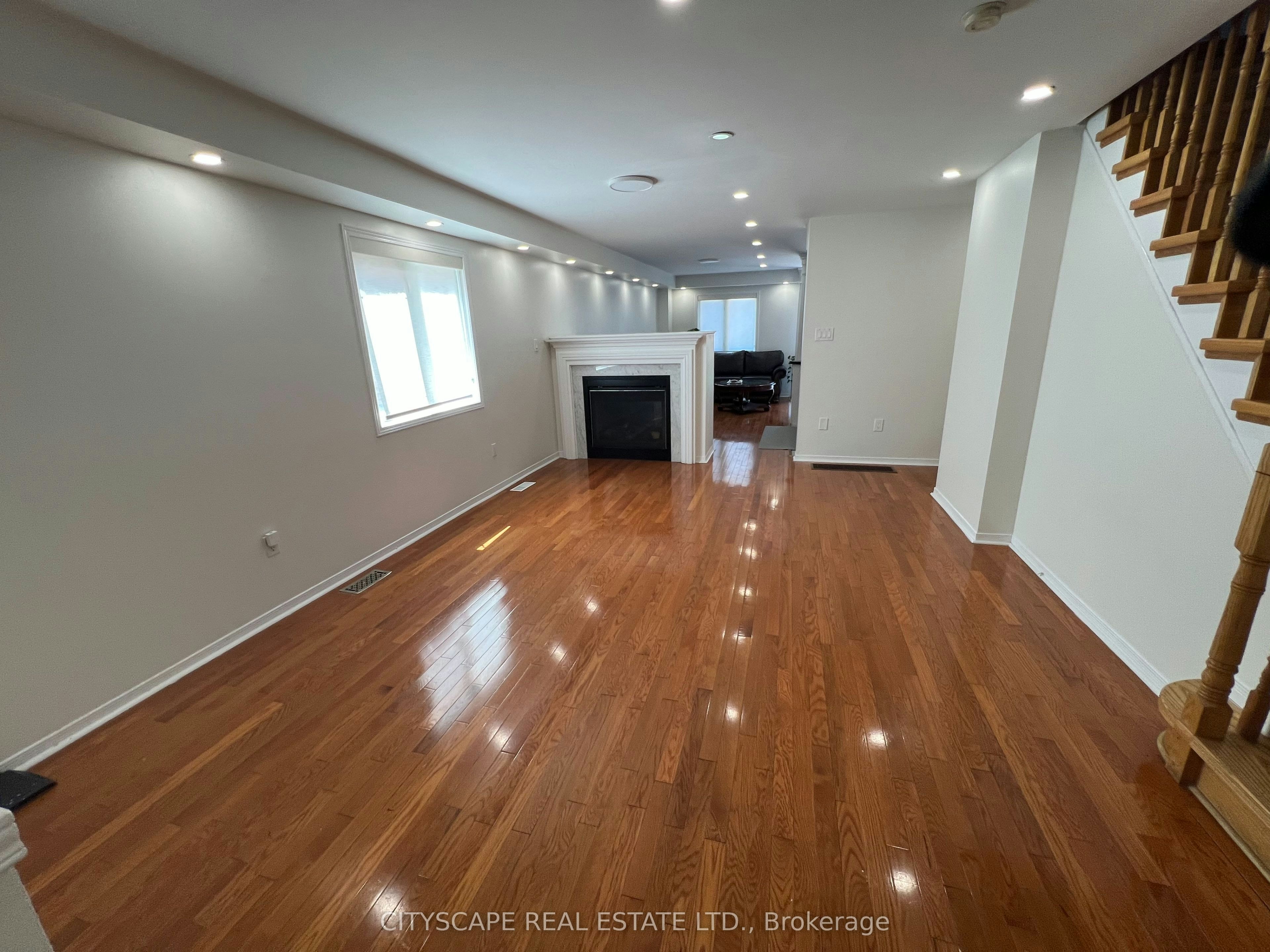 637 Dolly Bird Lane, Mississauga, ON, L5W 1G8 - 4