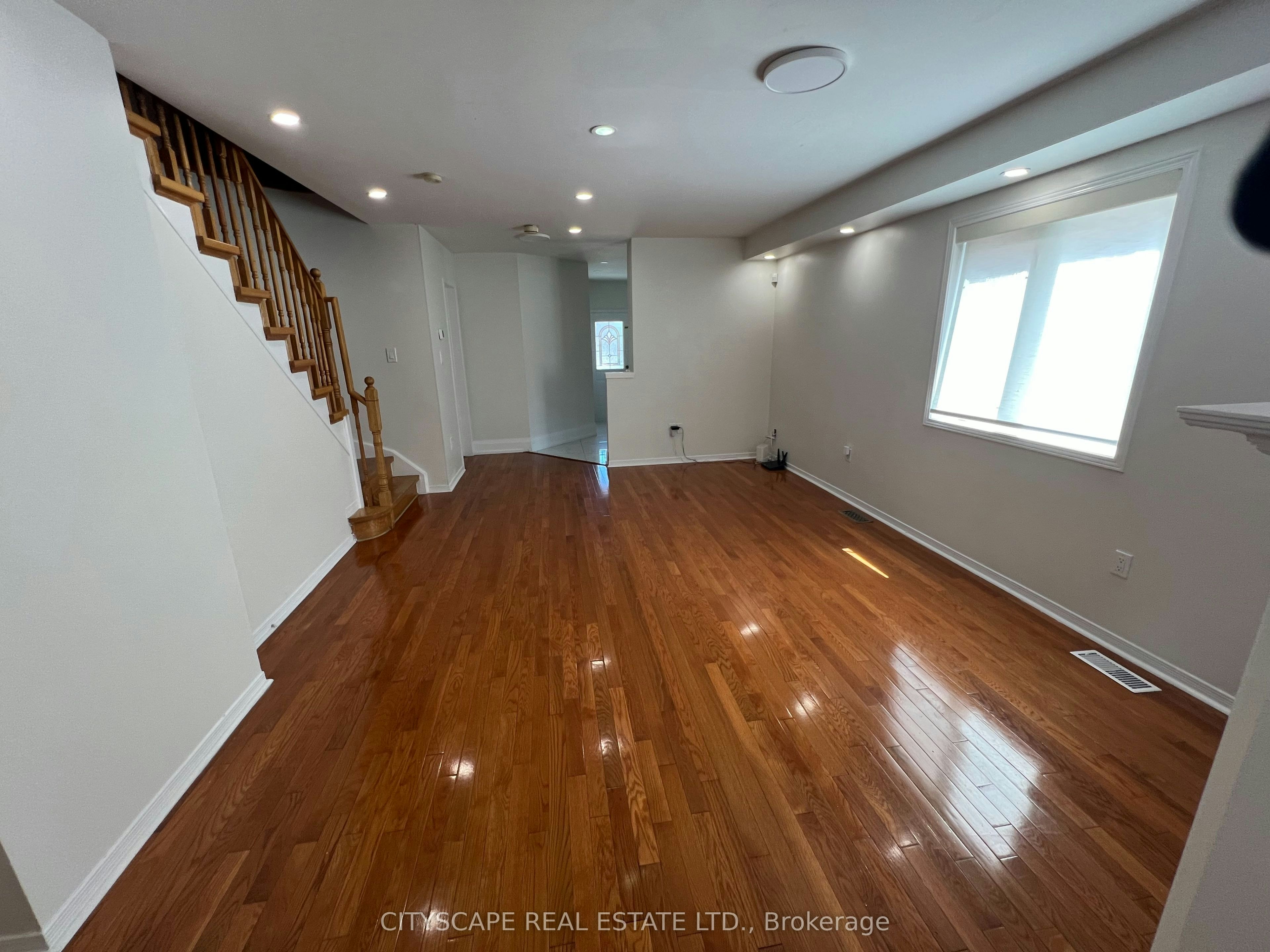637 Dolly Bird Lane, Mississauga, ON, L5W 1G8 - 3