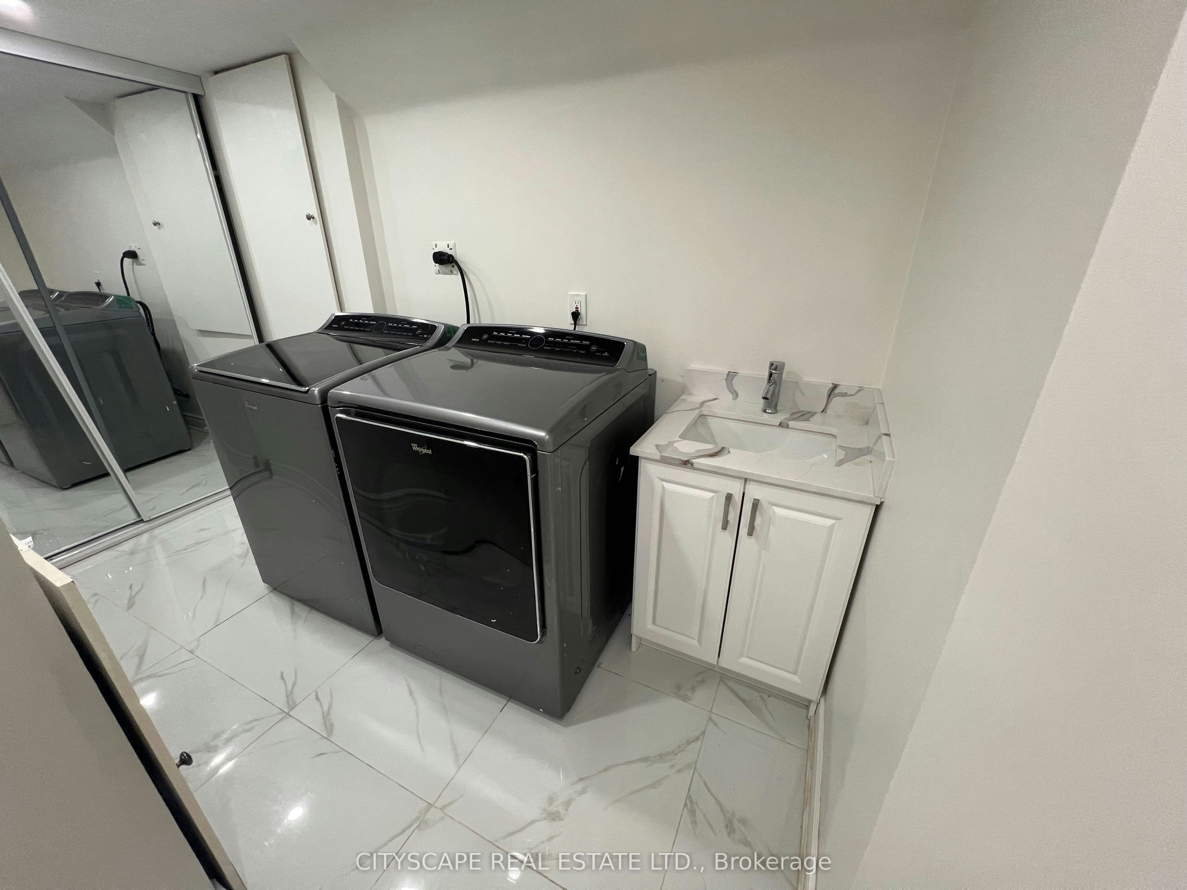 637 Dolly Bird Lane, Mississauga, ON, L5W 1G8 - 38