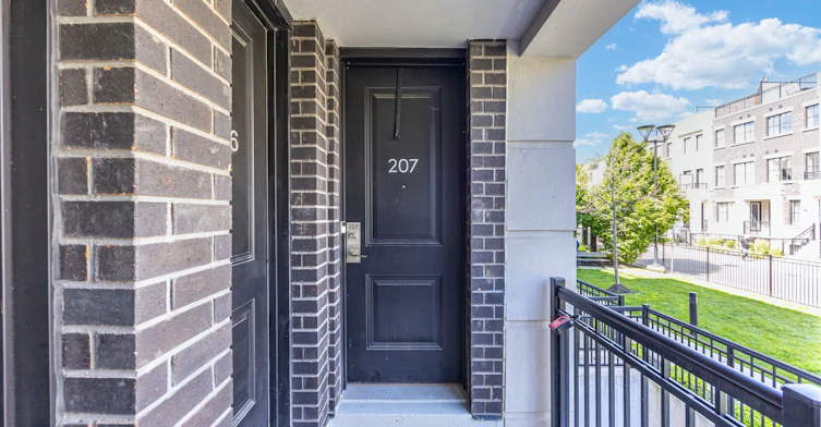 207-652 Cricklewood Drive, Mississauga, ON, L5G 0A5 - 3