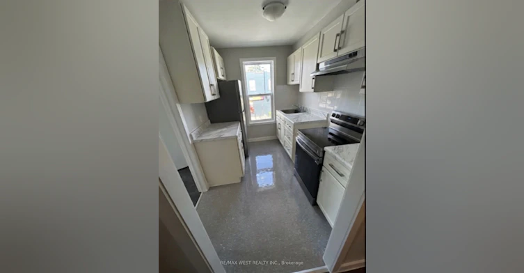 A-88 Uxbridge Avenue, Toronto, ON, M6N 2Y2 - 7