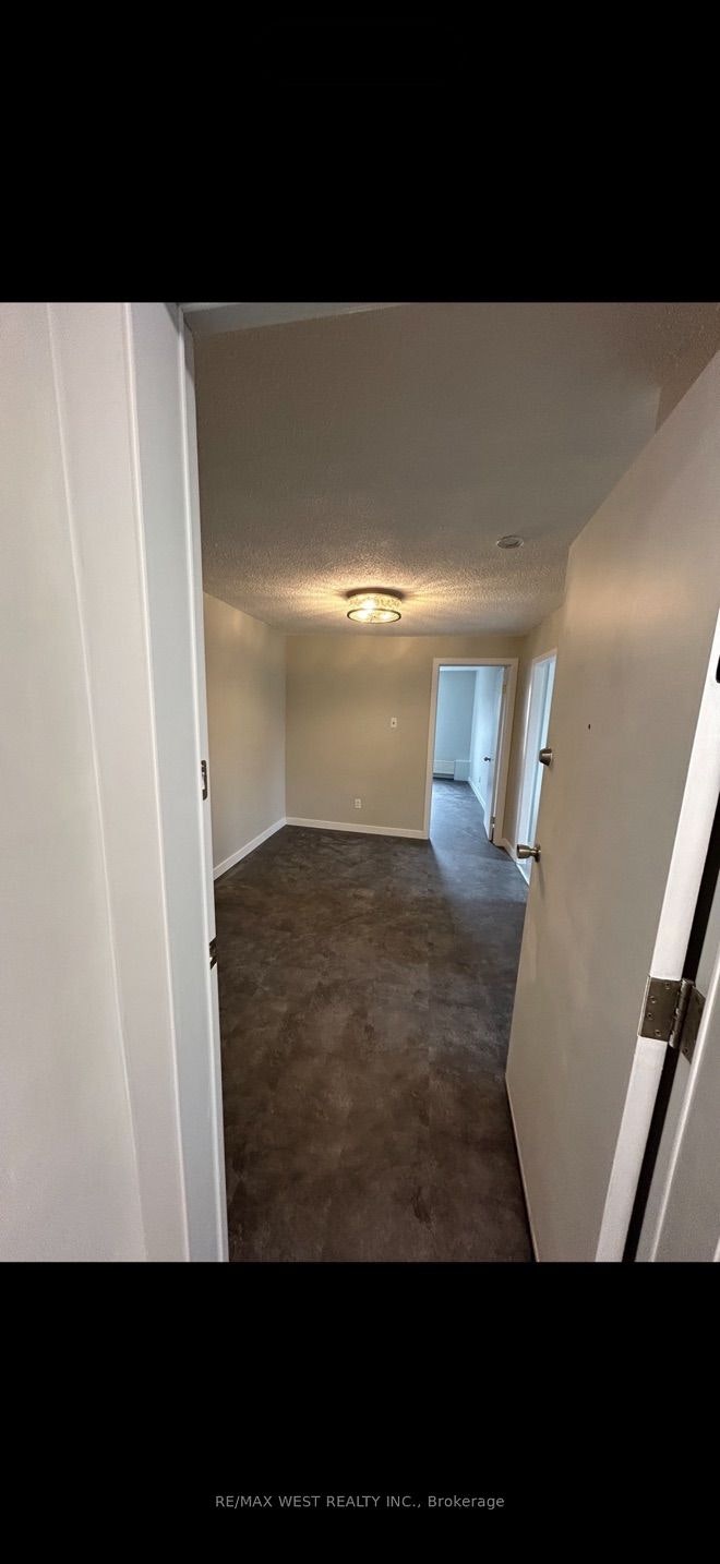 A-88 Uxbridge Avenue, Toronto, ON, M6N 2Y2 - 3