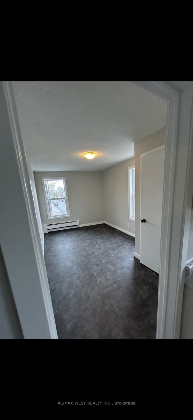 A-88 Uxbridge Avenue, Toronto, ON, M6N 2Y2 - 5