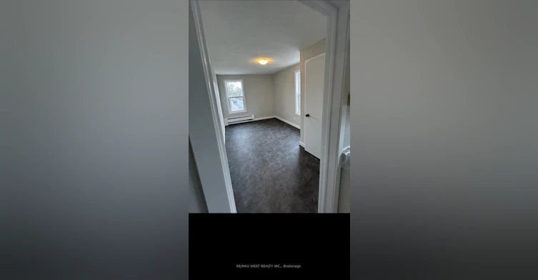 A-88 Uxbridge Avenue, Toronto, ON, M6N 2Y2 - 5
