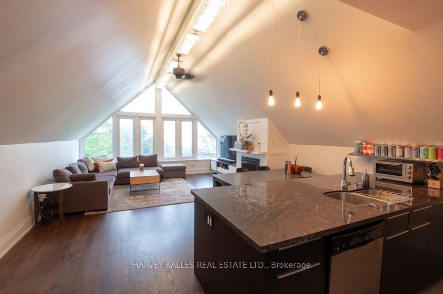 4-1538 King Street W, Toronto, ON, M6K 1J6