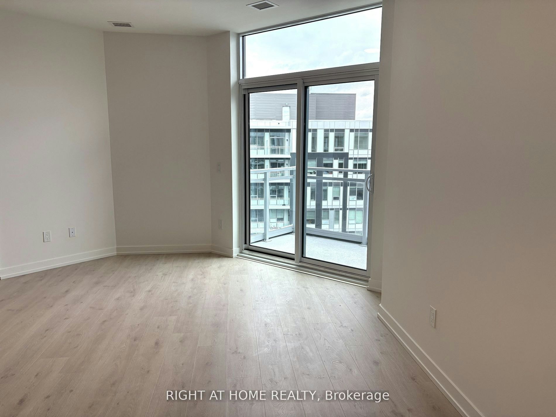 648-2501 Saw Whet Boulevard S, Oakville, ON, L6M 5N2 - 5