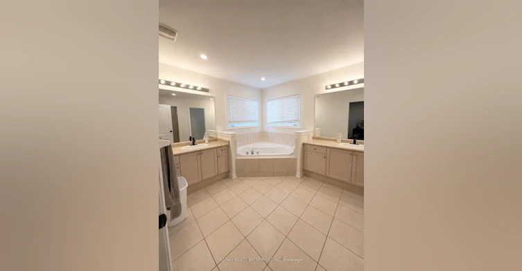 250 Admiral Drive, Oakville, ON, L6L 0B9 - 14