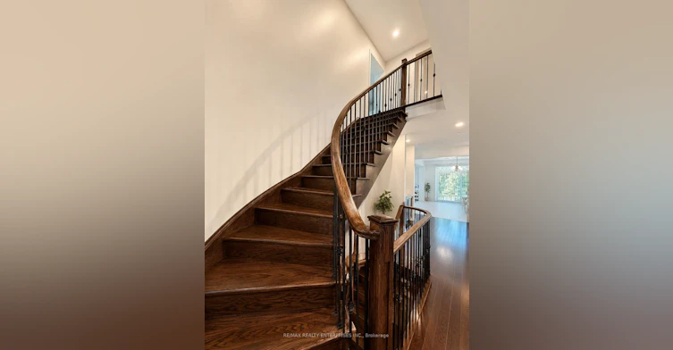 250 Admiral Drive, Oakville, ON, L6L 0B9 - 8