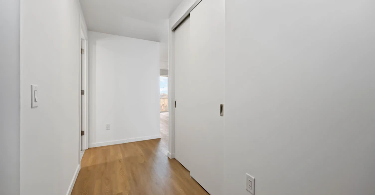 689 The Queensway N/A, Toronto, ON, M8Y 0C9 - 4