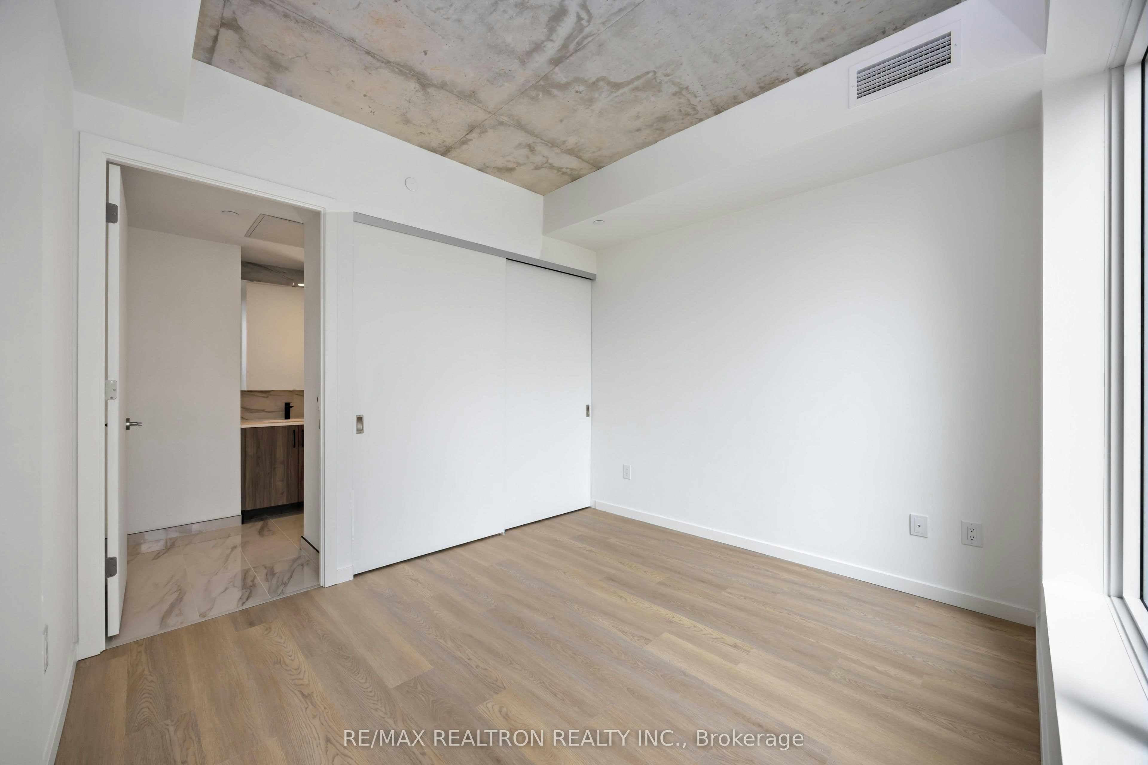 689 The Queensway N/A, Toronto, ON, M8Y 0C9 - 12
