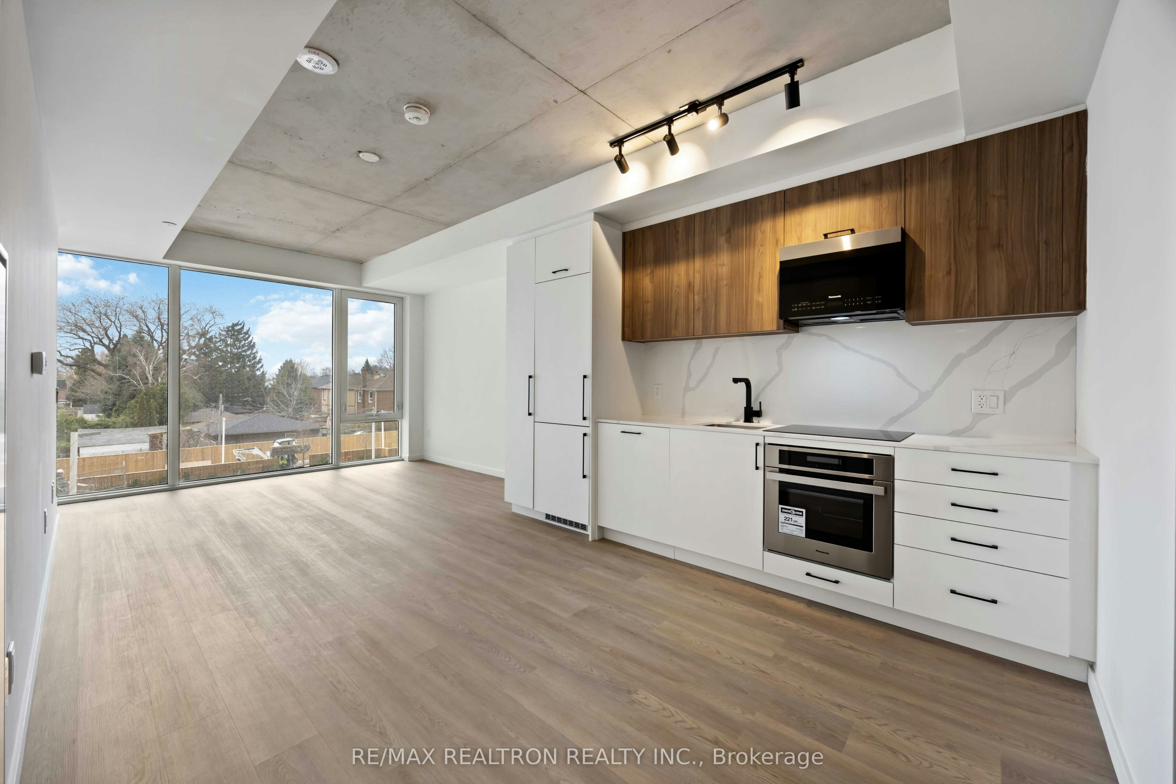 689 The Queensway N/A, Toronto, ON, M8Y 0C9 - 5