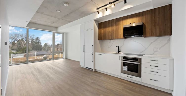 689 The Queensway N/A, Toronto, ON, M8Y 0C9 - 5