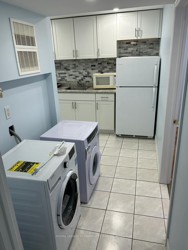 Bsmt-4 Lascelles Blvd Drive, Brampton, ON, L6S 3T3 - 10