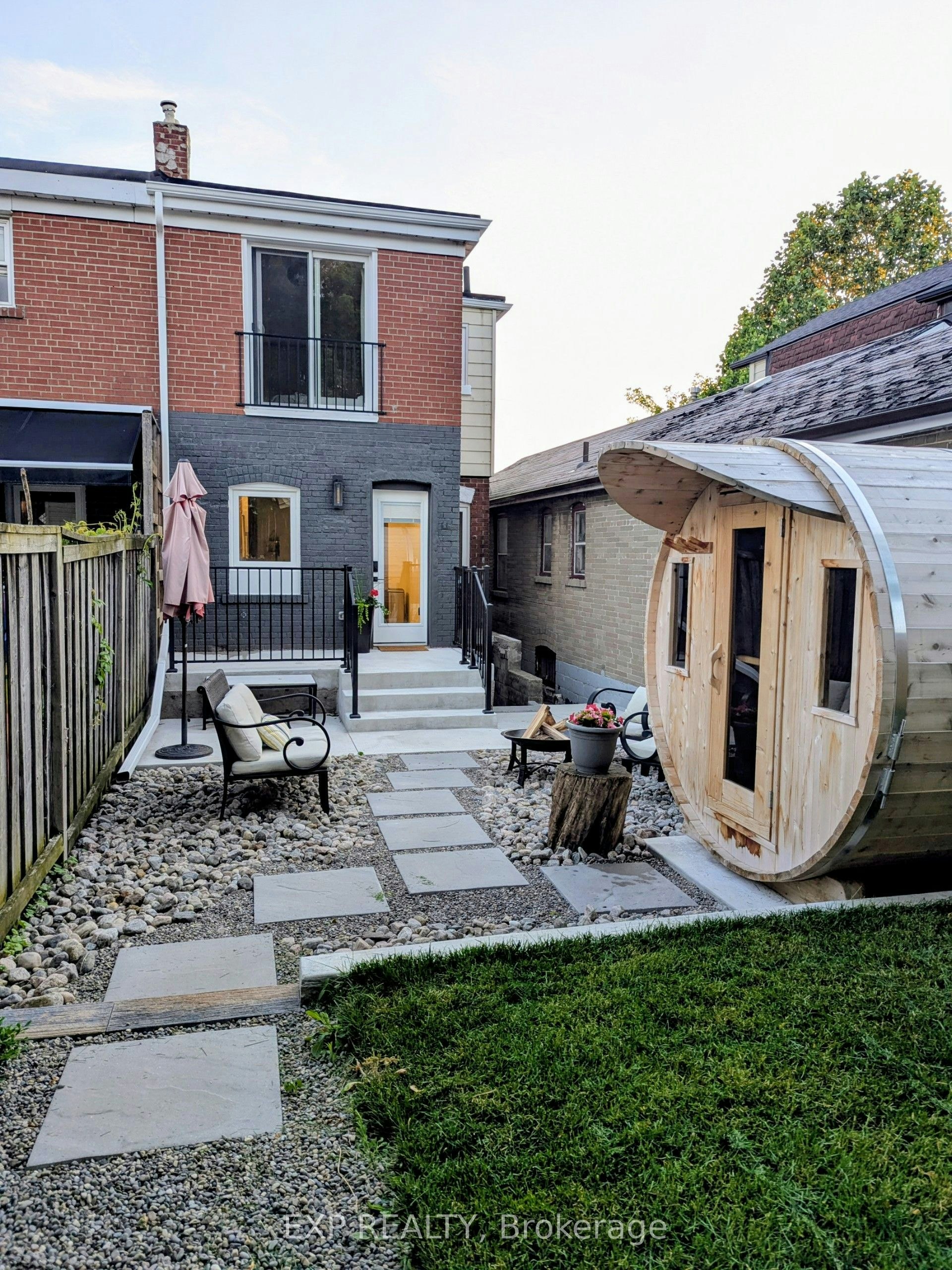 37 Gilbert Avenue, Toronto, ON, M6E 4W2 - 29