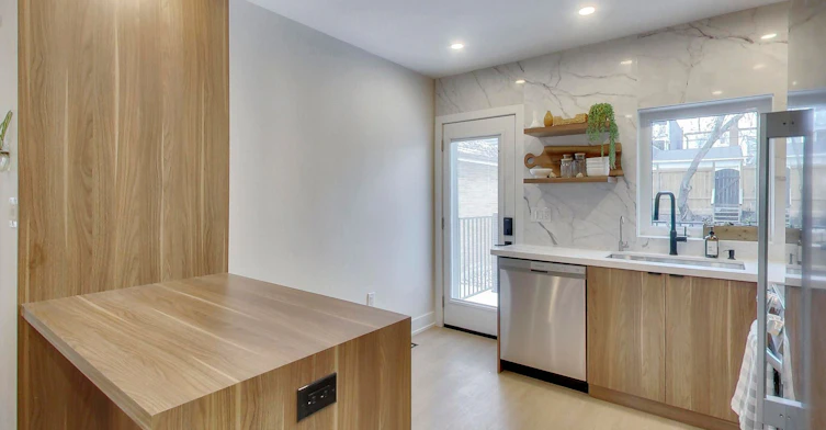 37 Gilbert Avenue, Toronto, ON, M6E 4W2 - 8