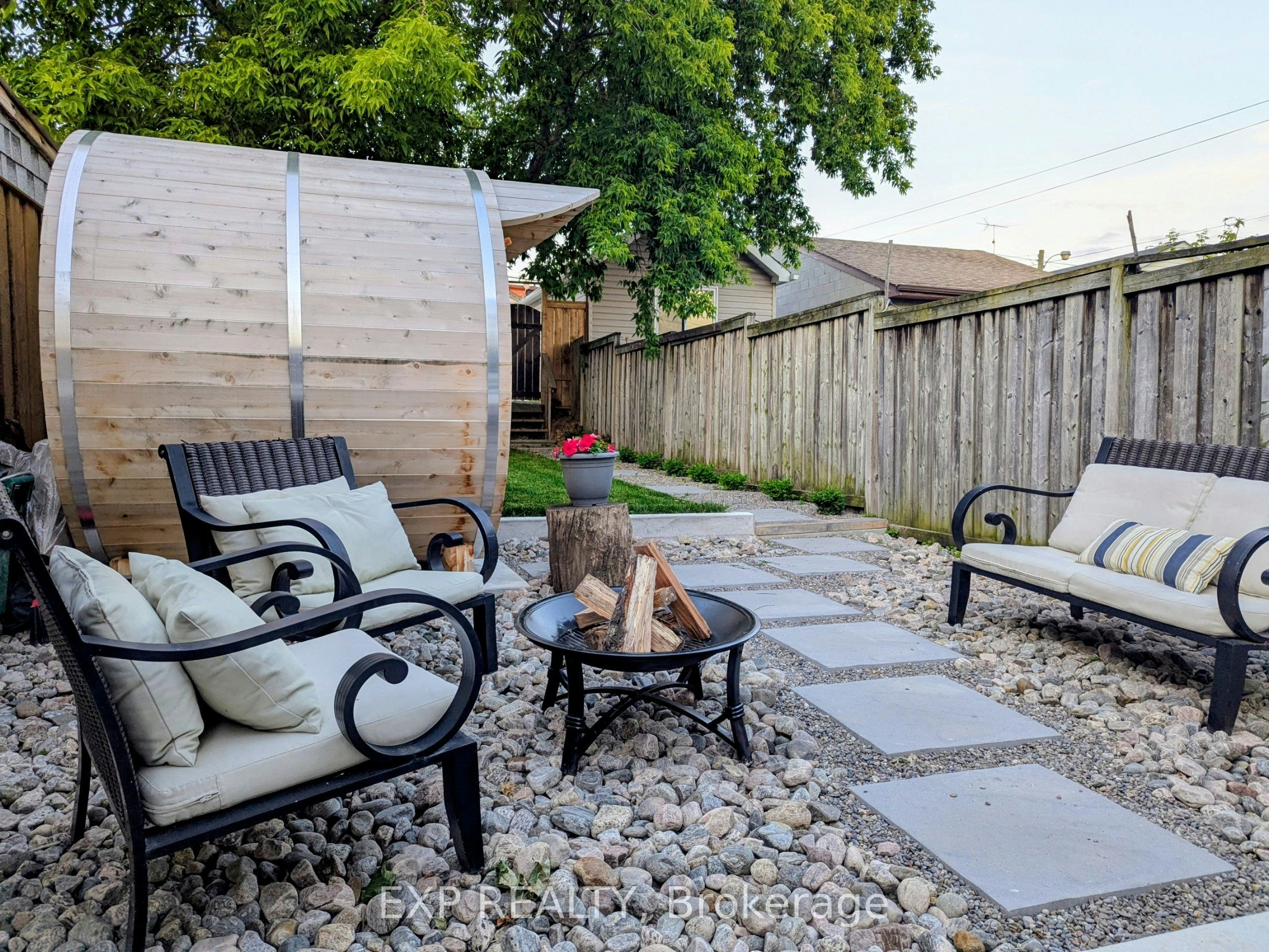 37 Gilbert Avenue, Toronto, ON, M6E 4W2 - 27