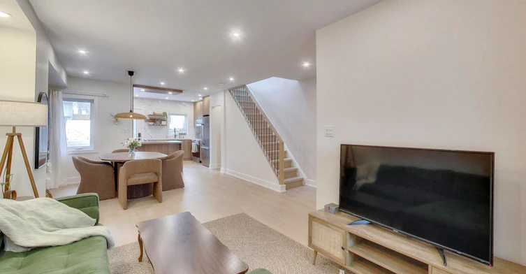 37 Gilbert Avenue, Toronto, ON, M6E 4W2 - 6