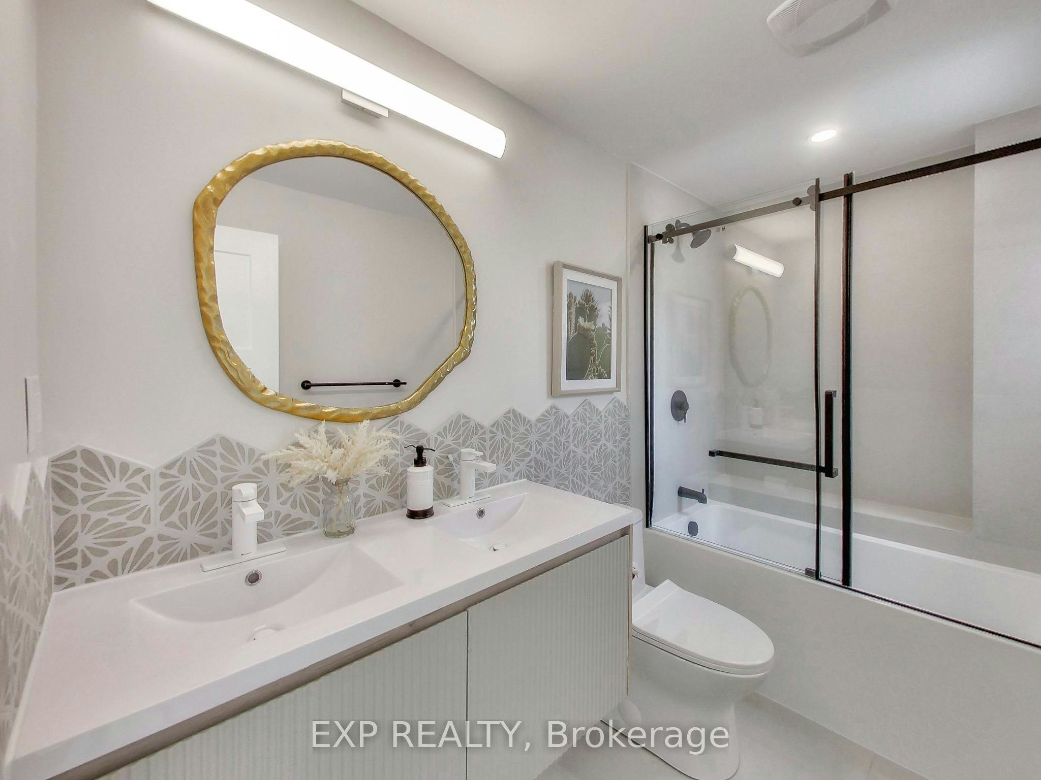 37 Gilbert Avenue, Toronto, ON, M6E 4W2 - 19