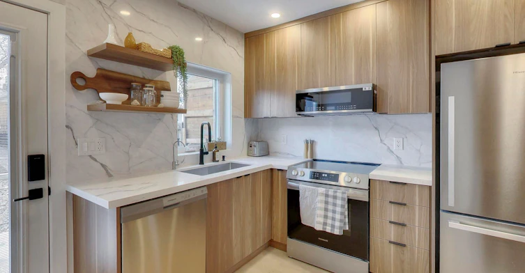 37 Gilbert Avenue, Toronto, ON, M6E 4W2 - 9