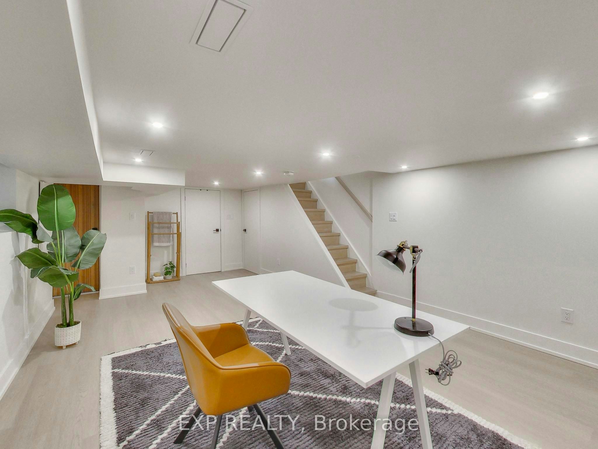 37 Gilbert Avenue, Toronto, ON, M6E 4W2 - 21