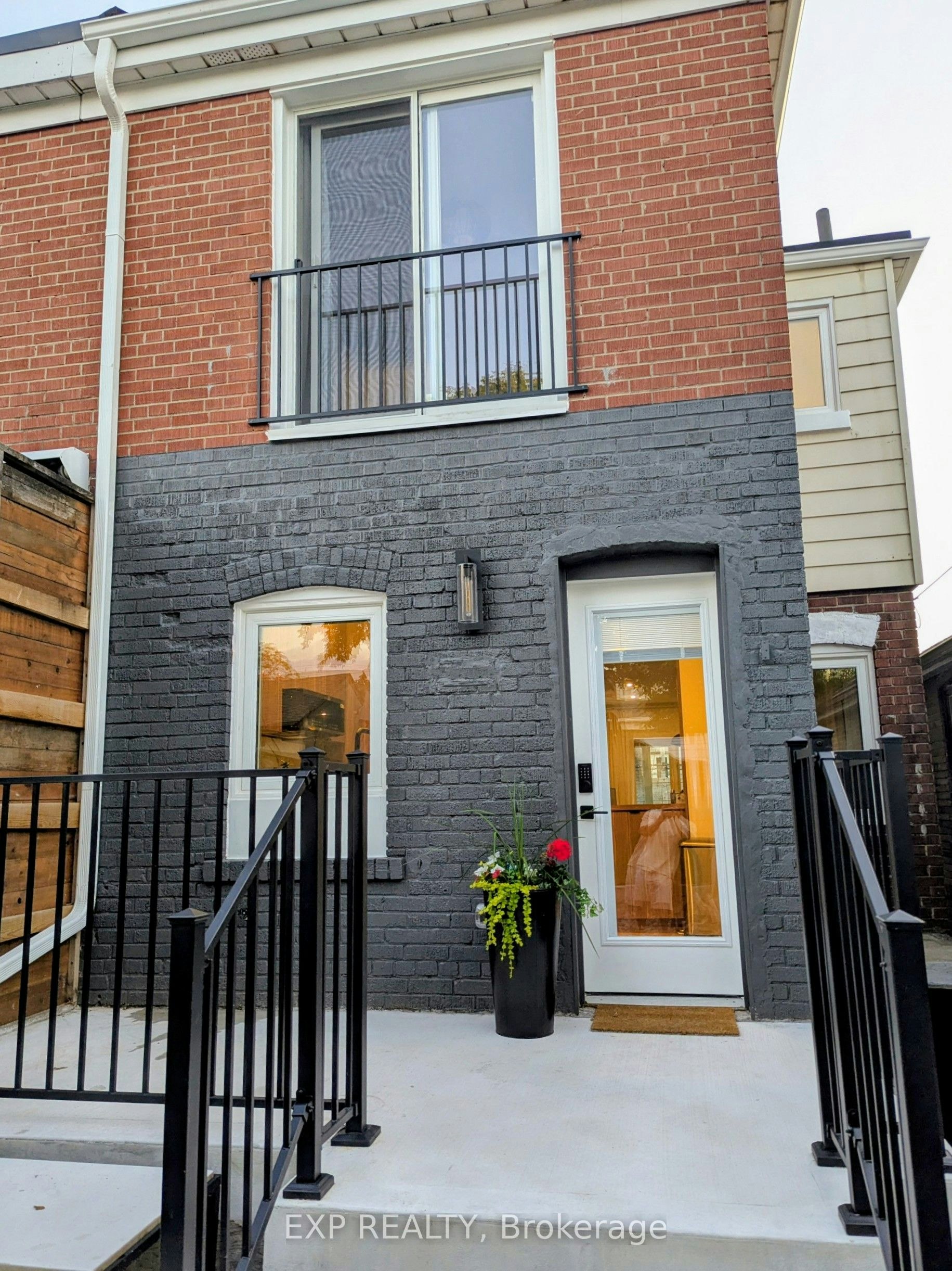 37 Gilbert Avenue, Toronto, ON, M6E 4W2 - 26