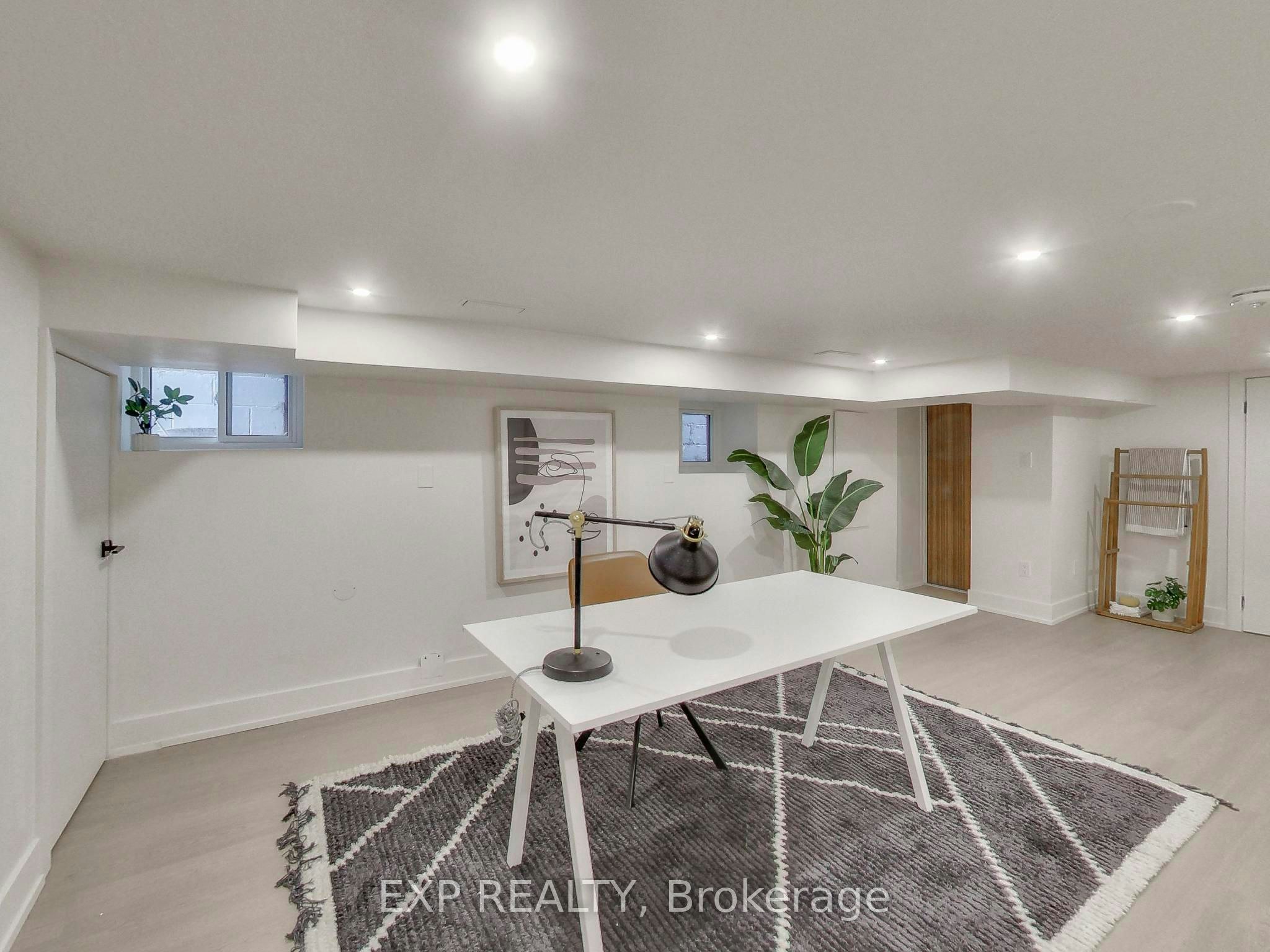 37 Gilbert Avenue, Toronto, ON, M6E 4W2 - 20