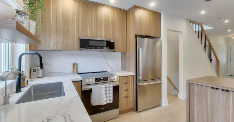 37 Gilbert Avenue, Toronto, ON, M6E 4W2 - 10