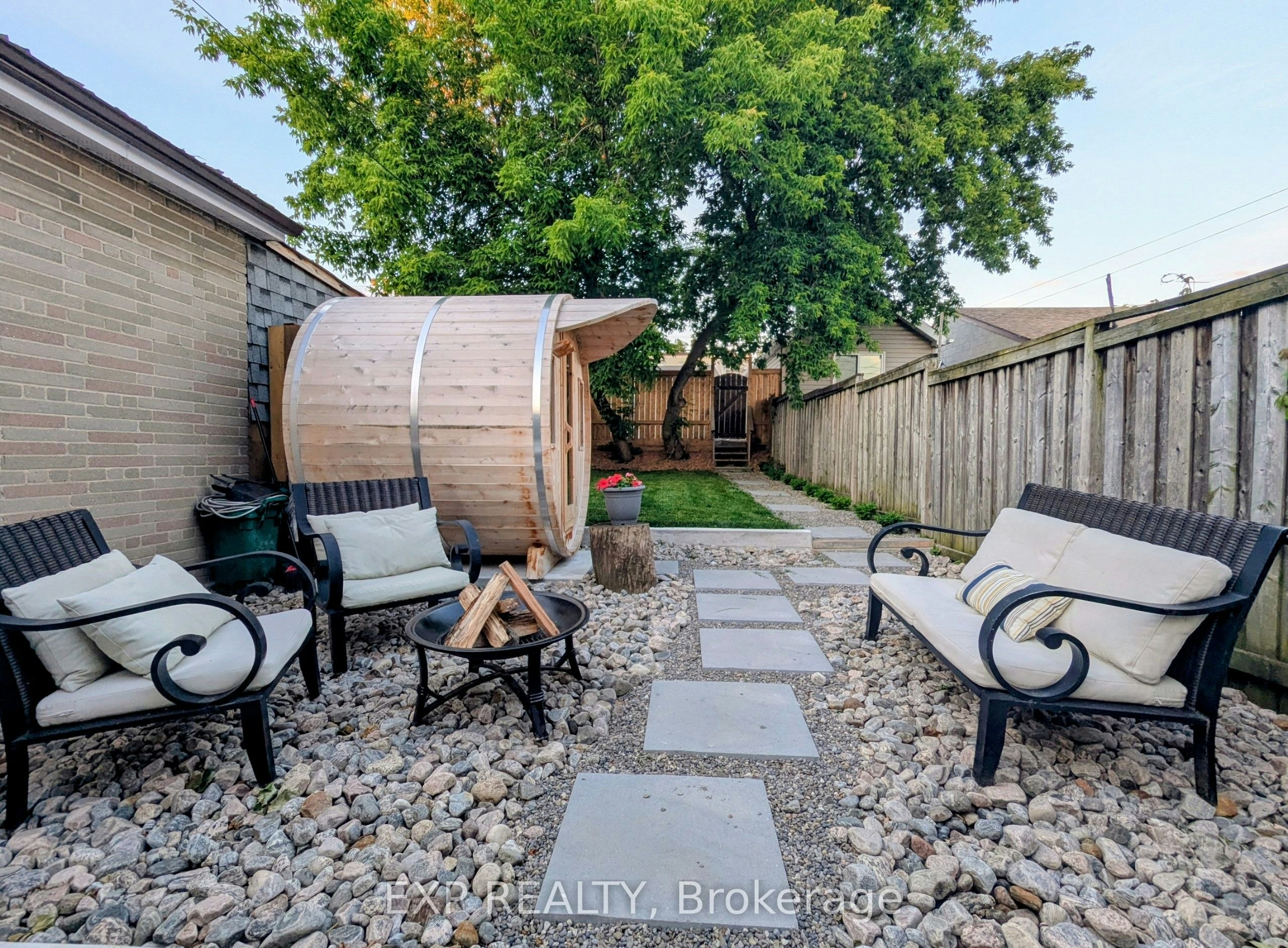 37 Gilbert Avenue, Toronto, ON, M6E 4W2 - 28