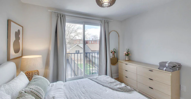 37 Gilbert Avenue, Toronto, ON, M6E 4W2 - 16