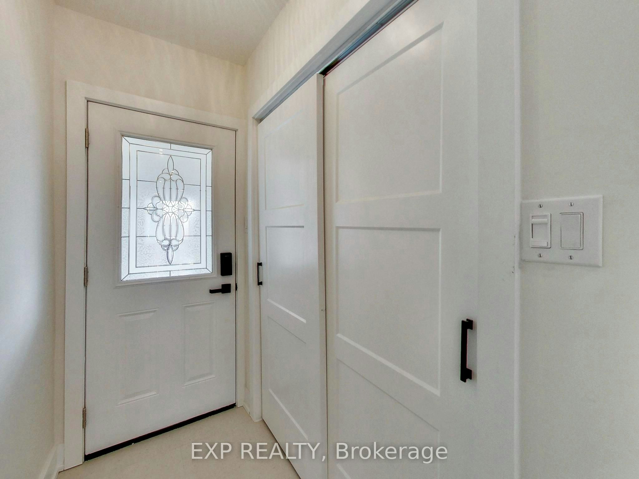 37 Gilbert Avenue, Toronto, ON, M6E 4W2 - 4