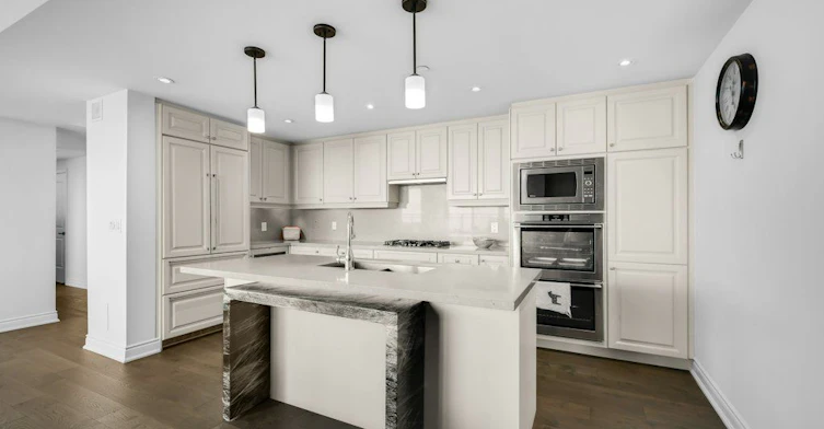 B814-3500 Lakeshore Road W, Oakville, ON, L6L 0B4 - 10