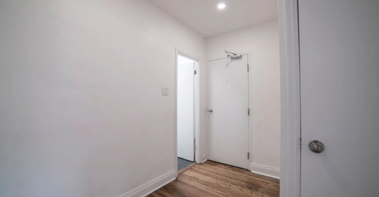 1-1980 Eglinton Avenue W, Toronto, ON, M6E 2J9 - 9
