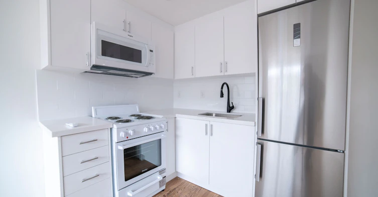 1-1980 Eglinton Avenue W, Toronto, ON, M6E 2J9 - 5