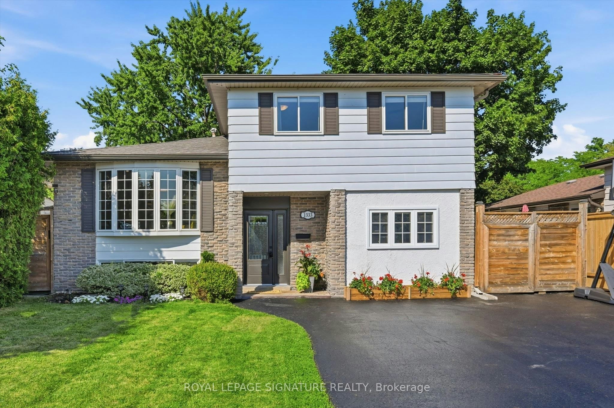 1333 Woodvale Place, Burlington, ON, L7M 1R2