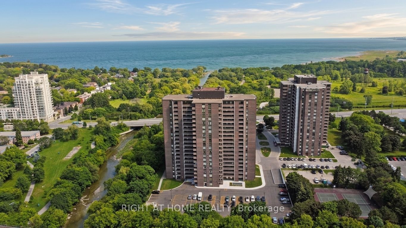 808-1535 Lakeshore Road E, Mississauga, ON, L5E 3E2