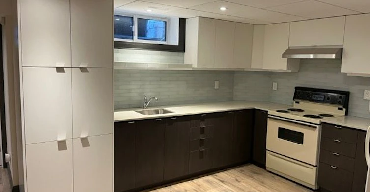 Unit 2-21 Flamingo Crescent, Toronto, ON, M6M 4E9 - 2