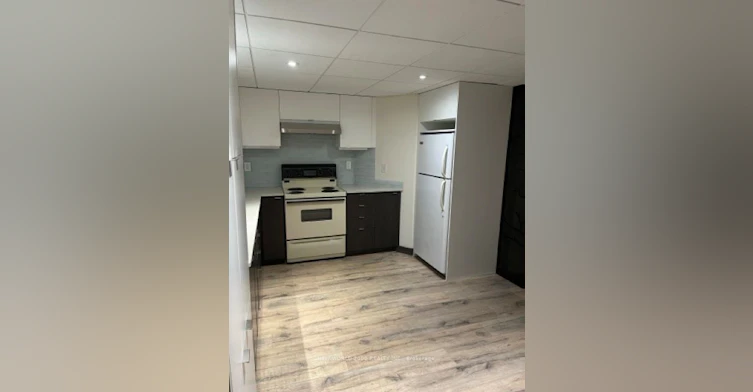 Unit 2-21 Flamingo Crescent, Toronto, ON, M6M 4E9 - 3