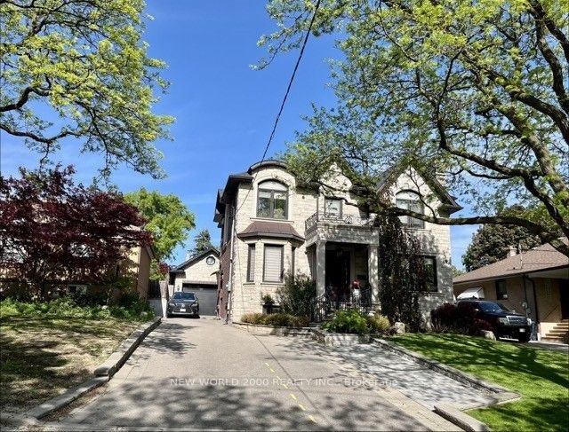 Unit 2-21 Flamingo Crescent, Toronto, ON, M6M 4E9