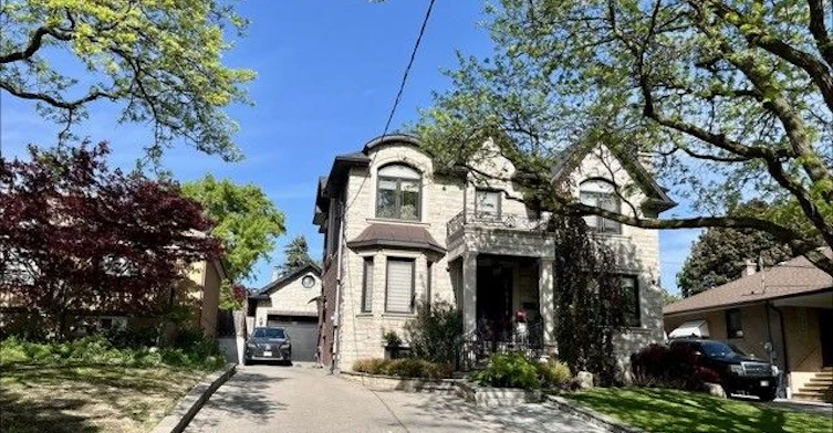 Unit 2-21 Flamingo Crescent, Toronto, ON, M6M 4E9